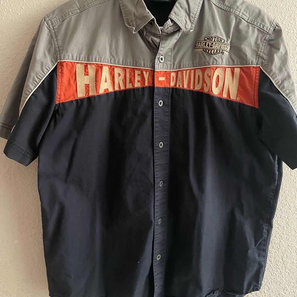 Harley-Davidson Men's Black and Gray Shirt